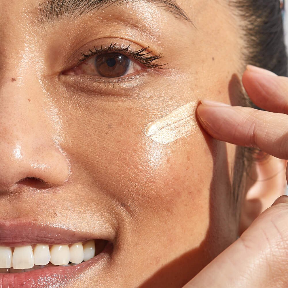 The Impossible Glow Illuminating Radiance Concentrate Champagne - Image 4
